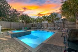 Semi-Private Beach Access, Heated Pool & Spa, Bikes - Image 2