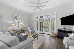 30A Luxury Condo, Bikes & Beach Club Access - Image 3