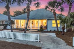 Pet-Friendly Cottage: Steps to Beach & Heated Pool - Image 3