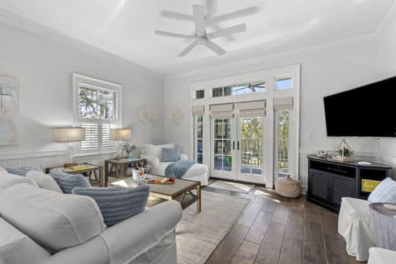 30A Luxury Condo, Bikes & Beach Club Access - Image 3