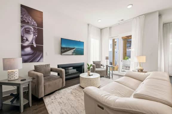 Luxe 1st floor, Close to Beach, Heated Pool, Bikes - Image 5